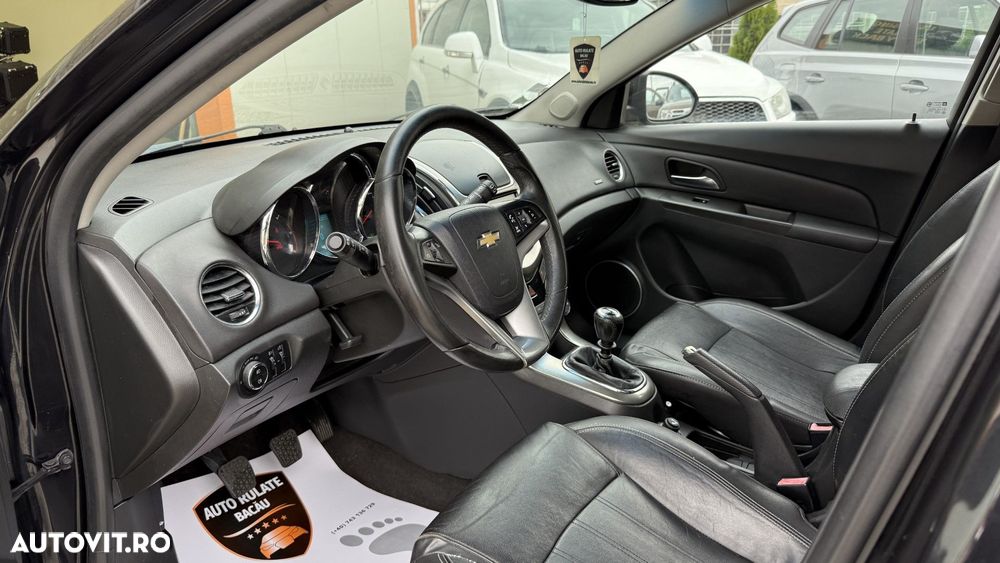 Chevrolet Cruze - 12