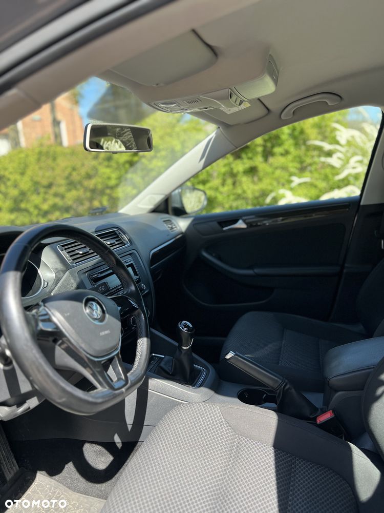 Volkswagen Jetta 2.0 TDI BlueMotion Technologie - 9