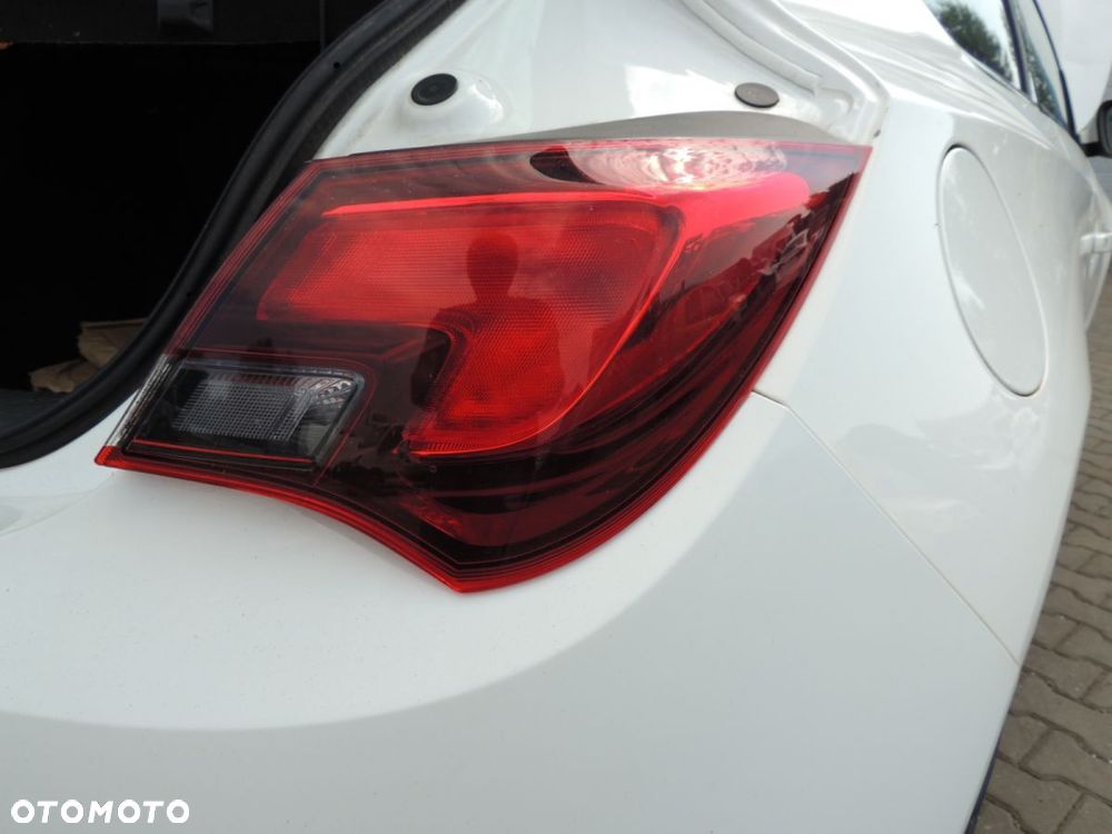 Lampa tył prawa OPEL Astra J GTC '14 1.4 T - 1