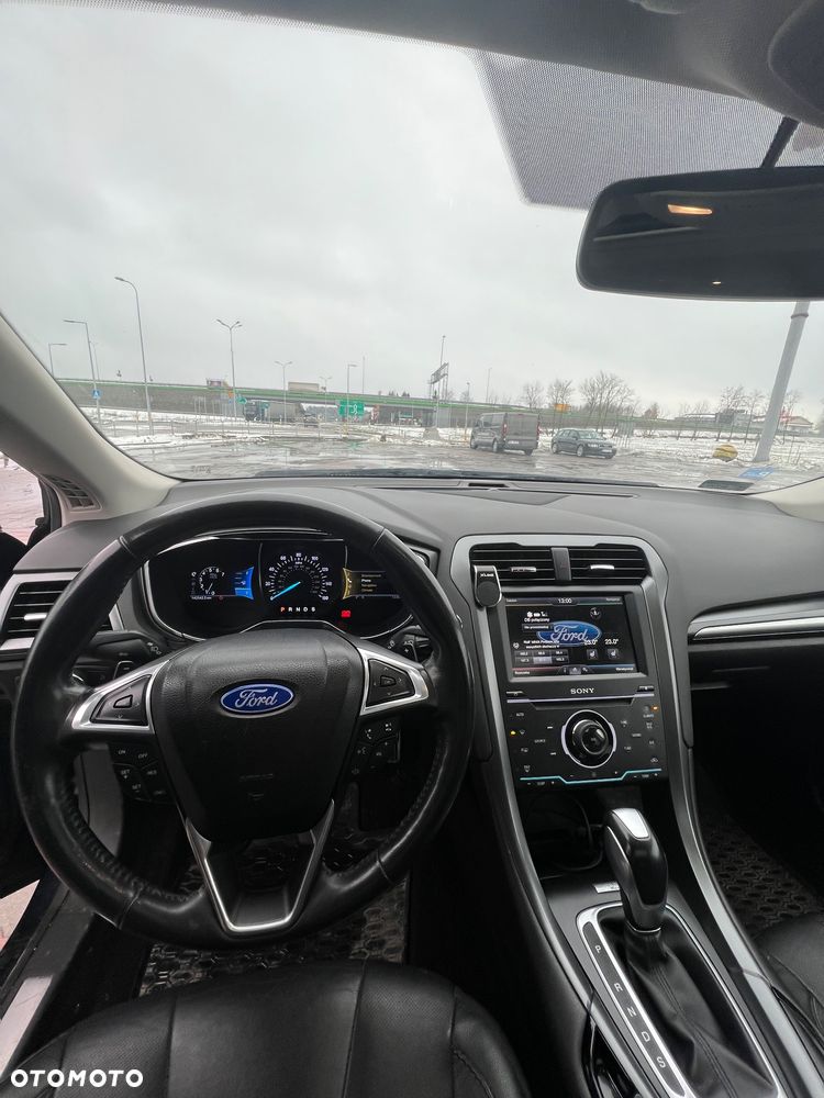 Ford Fusion 2.0 EcoBoost Titanium - 17