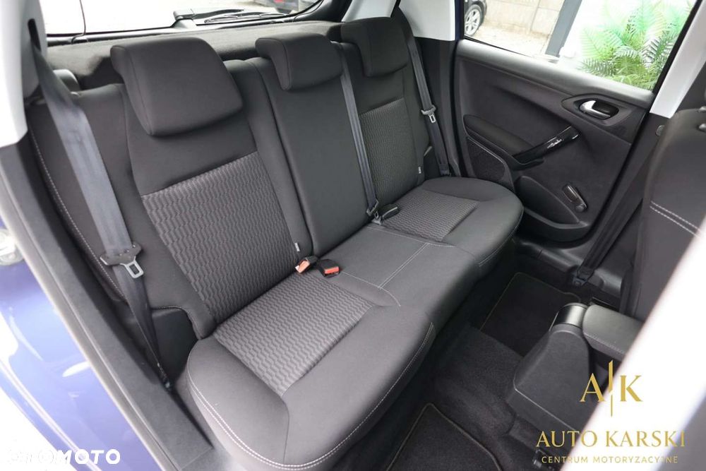 Peugeot 208 - 36