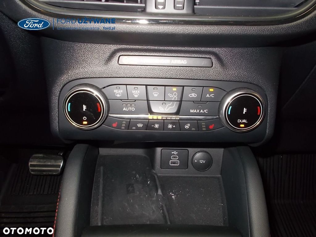 Ford Kuga - 17