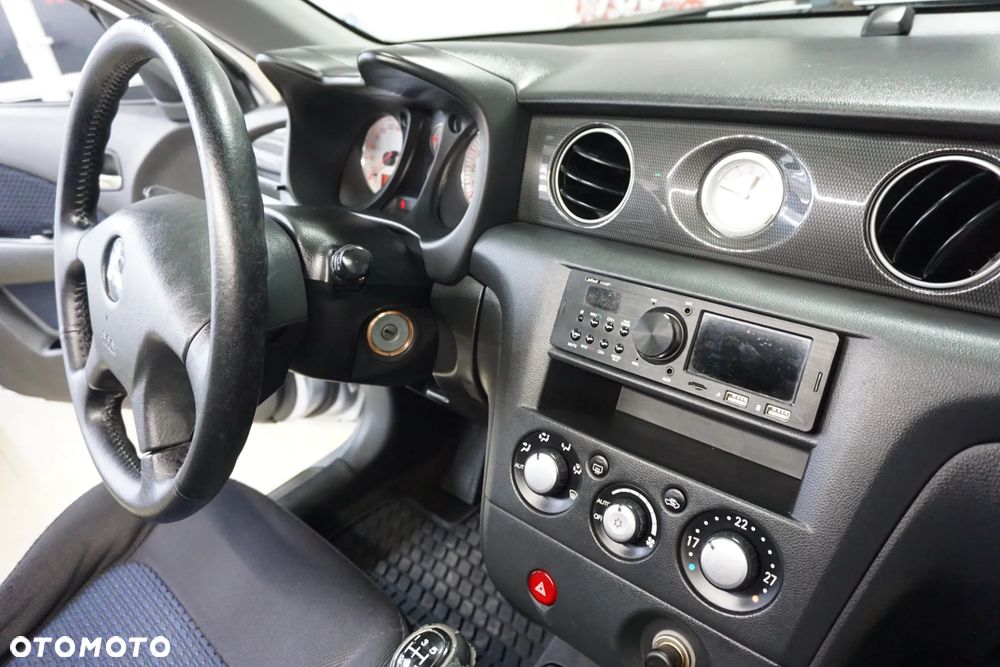 Mitsubishi Outlander 2.0 4WD Invite - 29