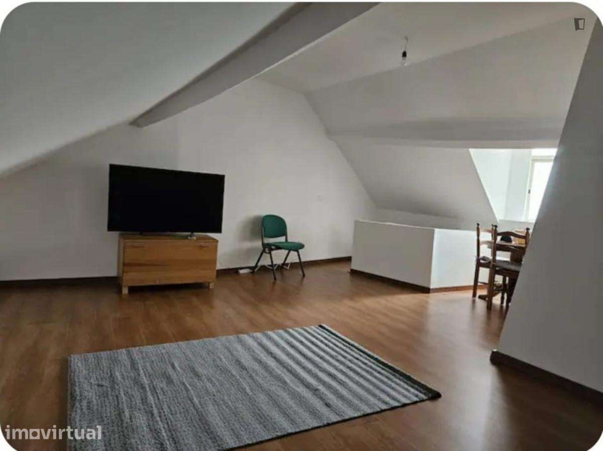 Apartamento com 3 quartos - localizado em Cedofeita Porto - Grande imagem: 3/23