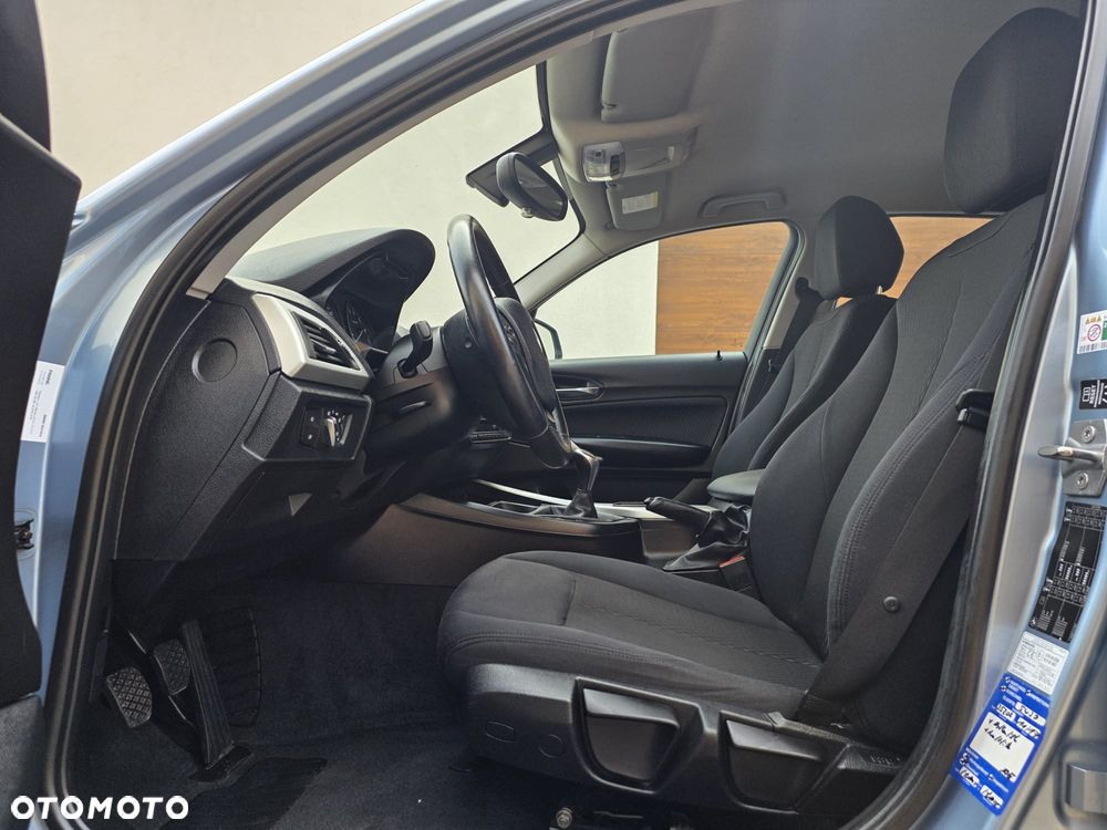 BMW Seria 1 116i - 8
