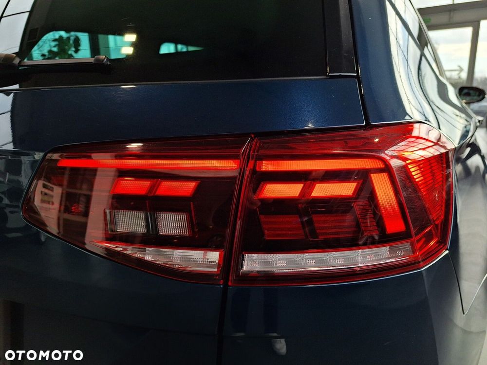 Volkswagen Passat - 8