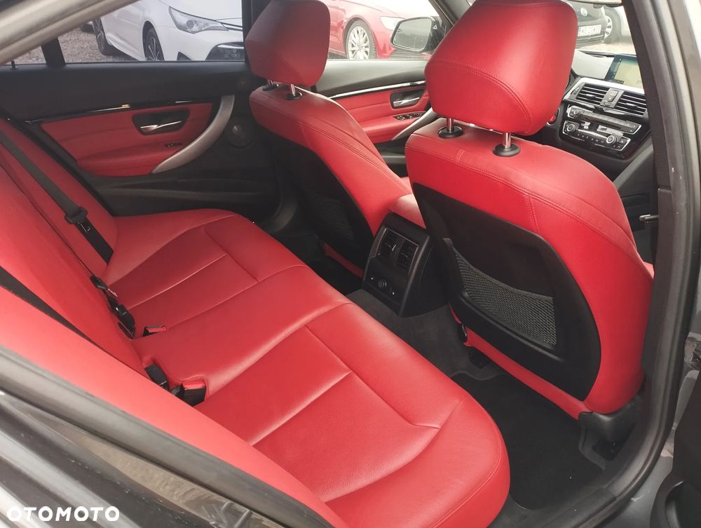 BMW Seria 3 340i GPF xDrive M Sport Shadow sport - 23