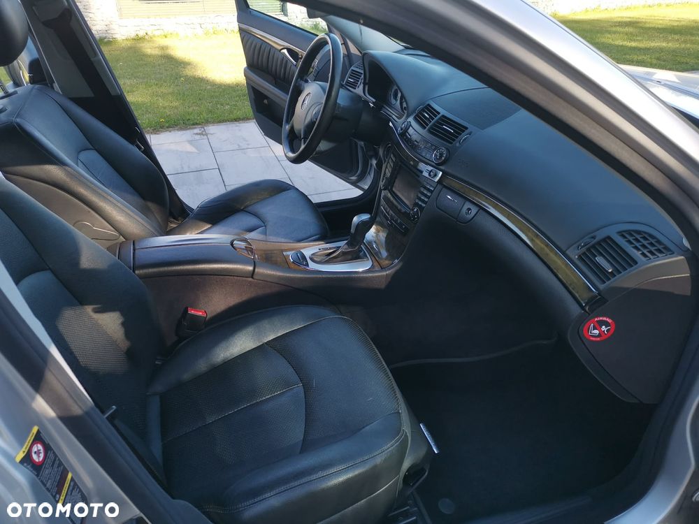 Mercedes-Benz Klasa E 320 T 4Matic Avantgarde - 6