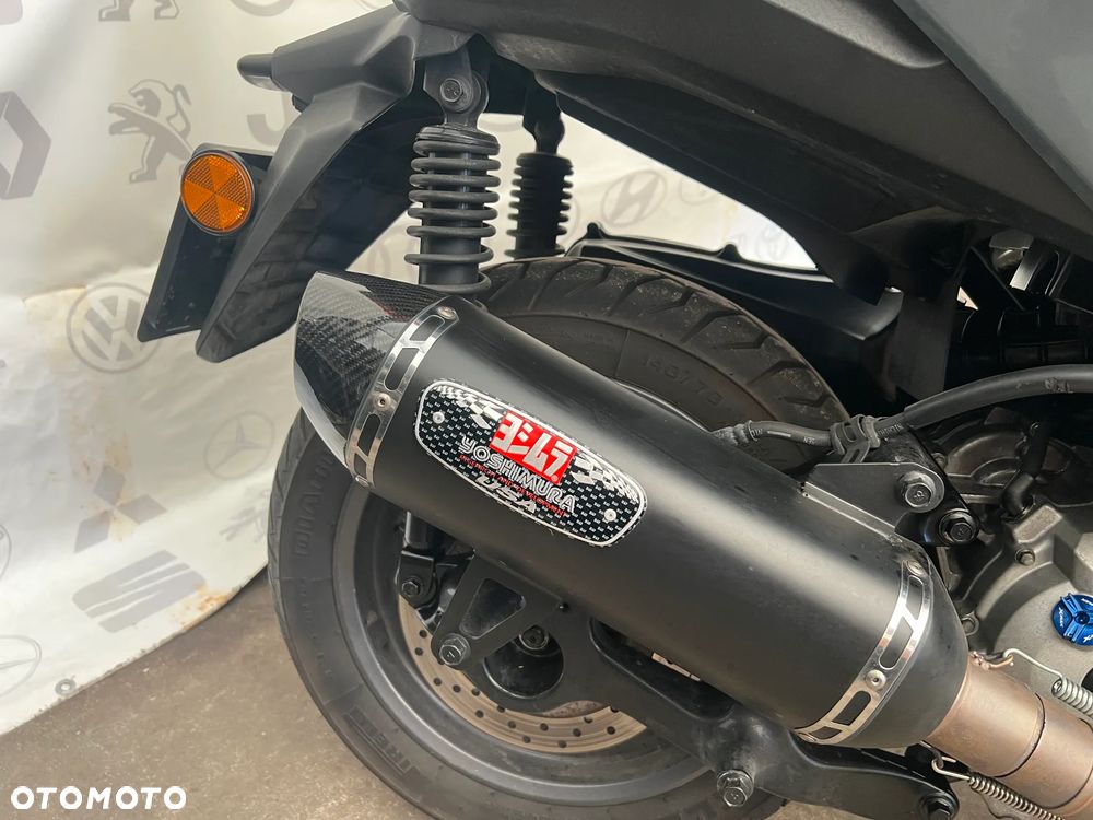 Yamaha X-max - 3