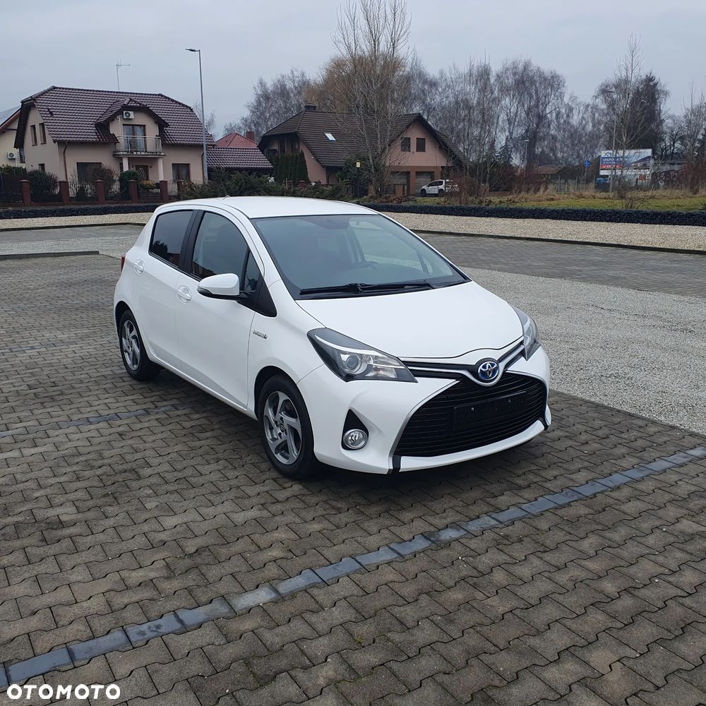 Toyota Yaris Hybrid 100 Selection Passion - 3