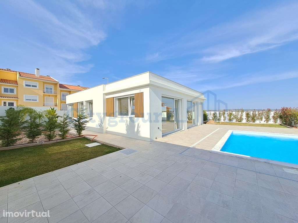 Moradia T3 independente com piscina na Lourinhã - Grande imagem: 2/14