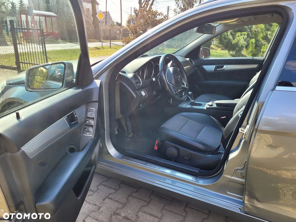 Mercedes-Benz Klasa C 200 CDI BlueEff Avantgarde - 10
