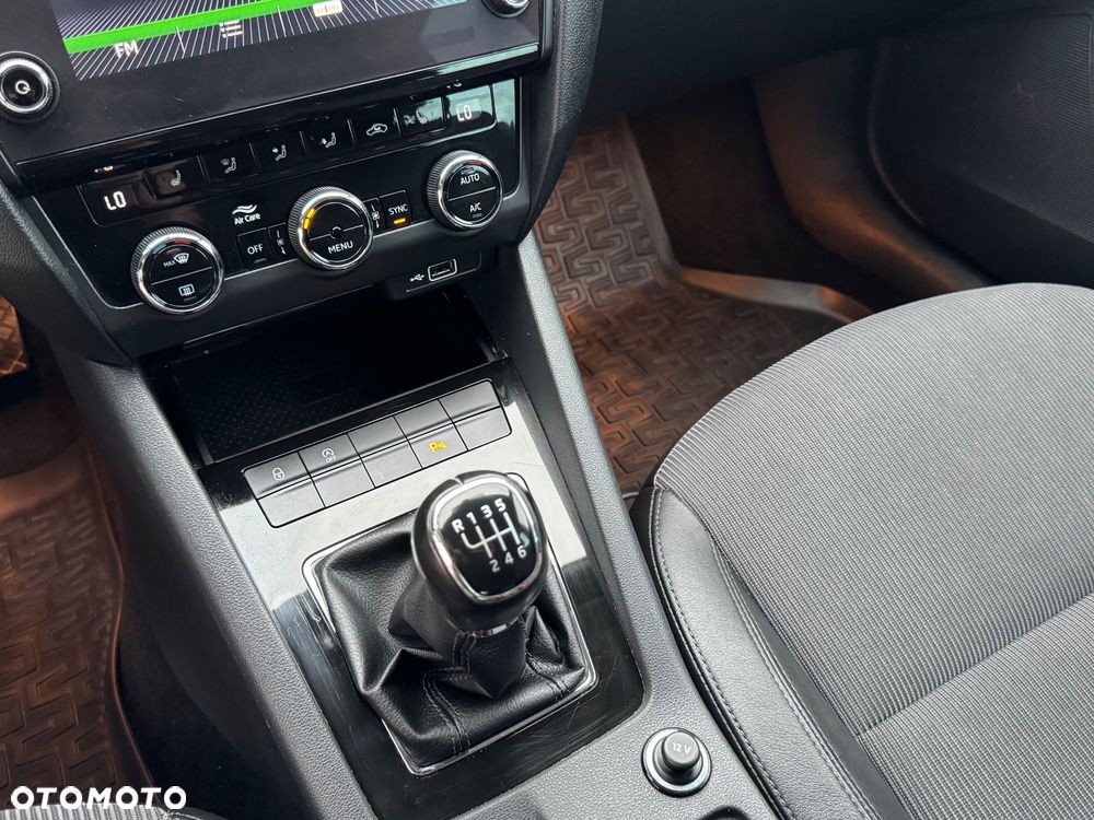 Skoda Octavia 2.0 TDI Soleil - 35