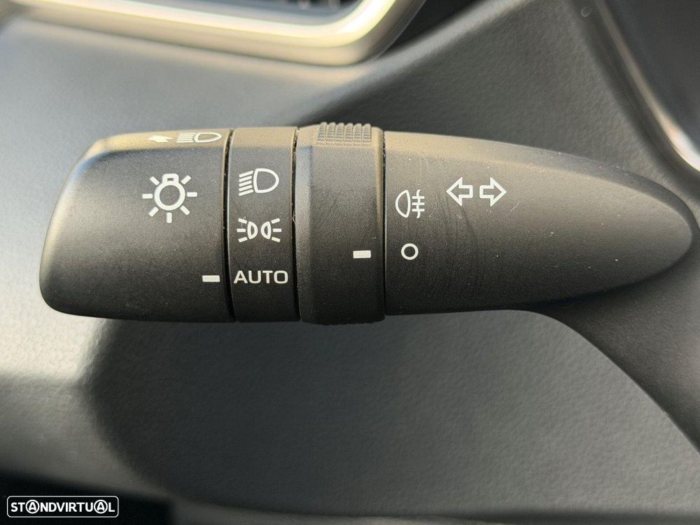 Toyota Corolla 1.8 Hybrid Comfort - 23