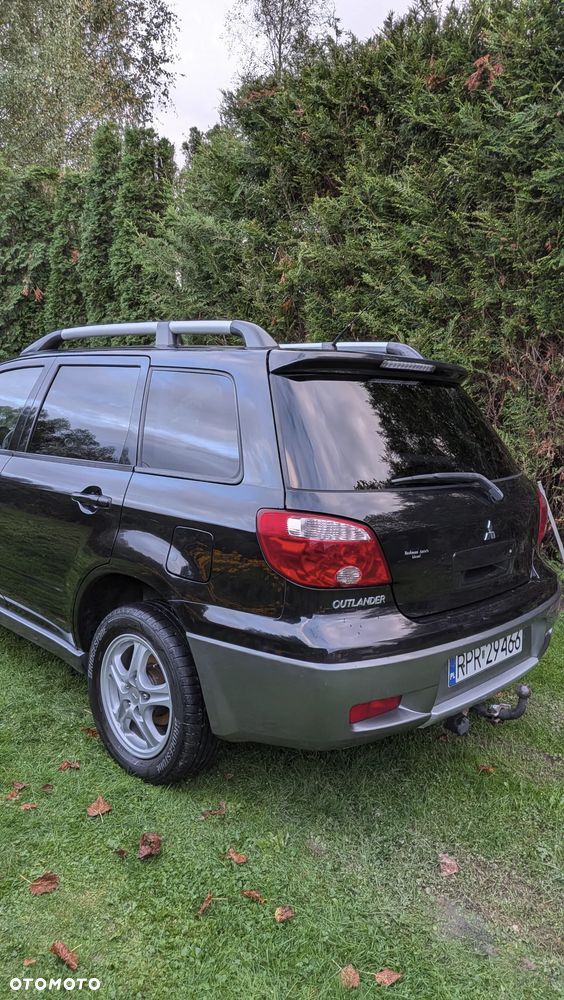 Mitsubishi Outlander 2.0 Intense DAKAR - 38