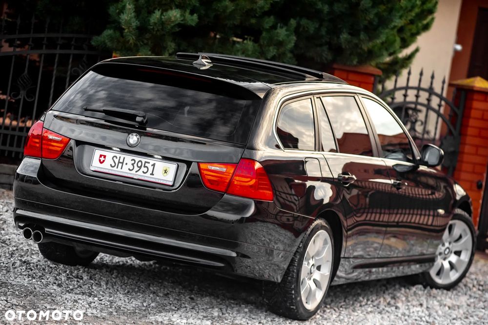 BMW Seria 3 330d xDrive DPF Touring Edition Exclusive - 12