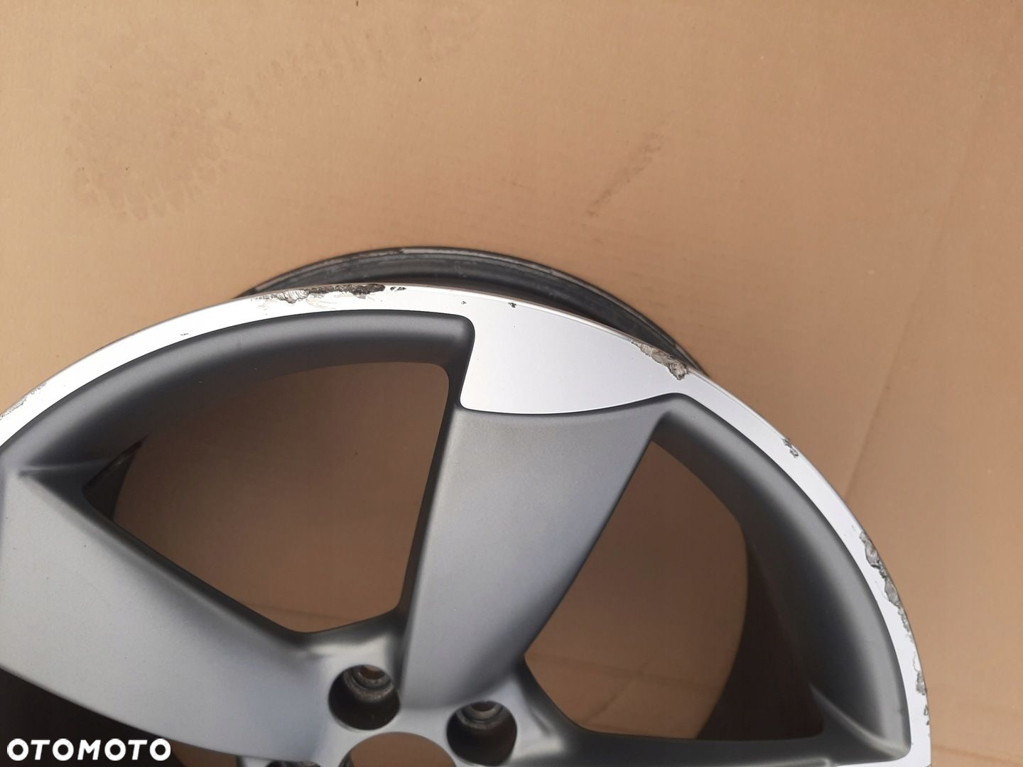FELGA ALUMINIOWA 18 ET39,5 AUDI A1 8X0601025AR Rotor - 3