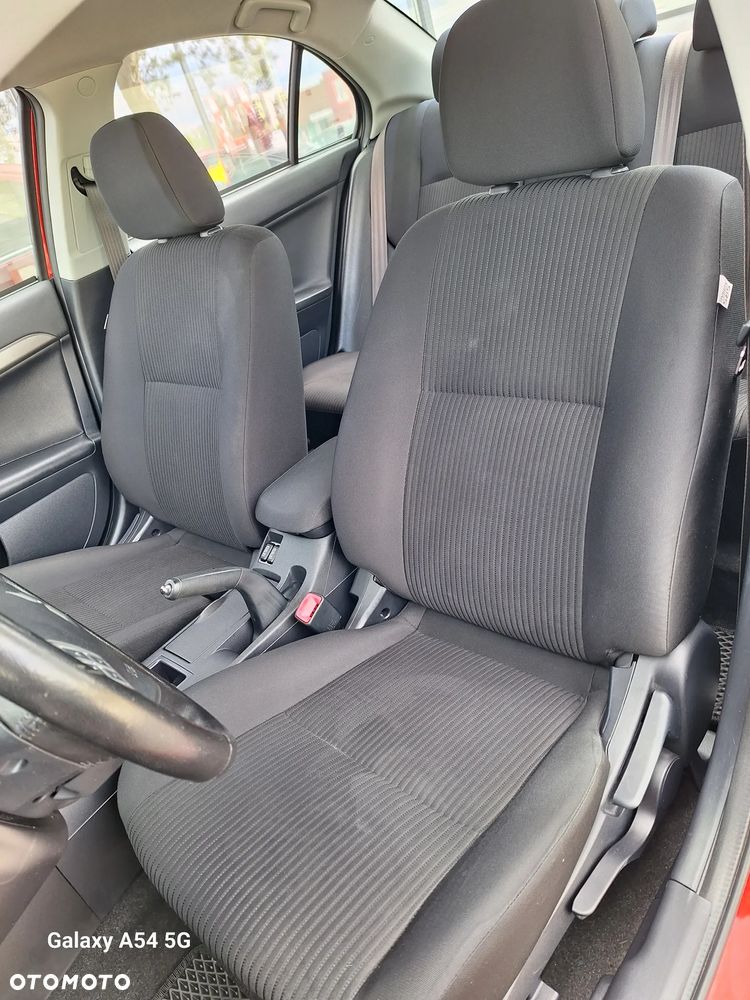 Mitsubishi Lancer 1.6 - 9