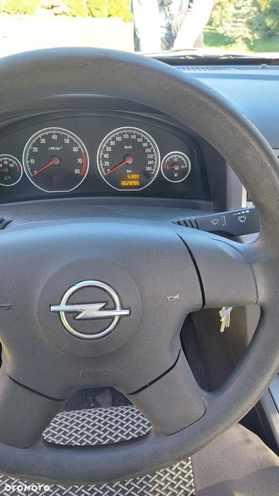 Opel Vectra - 8