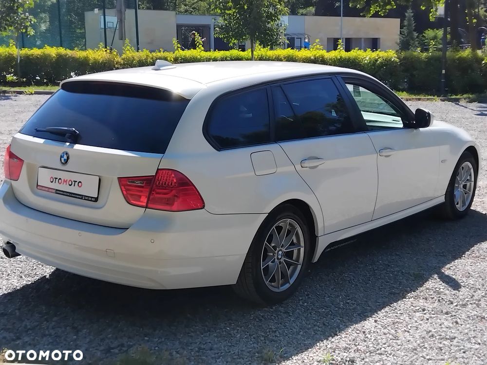 BMW Seria 3 320d - 29