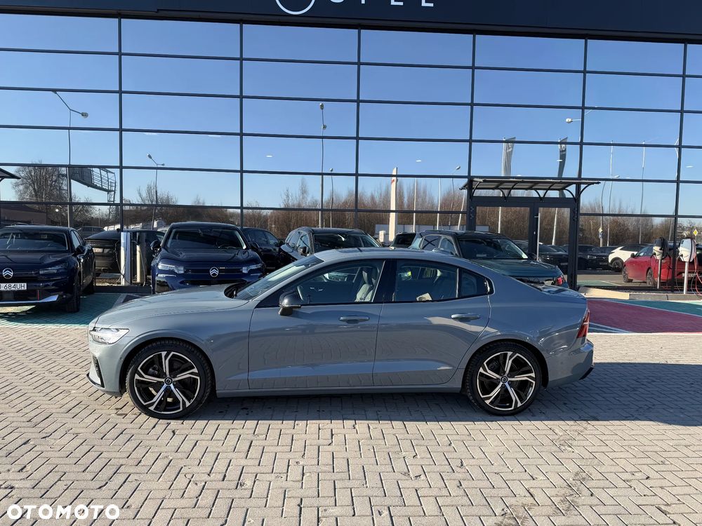 Volvo S60 B5 B AWD Plus Dark - 2