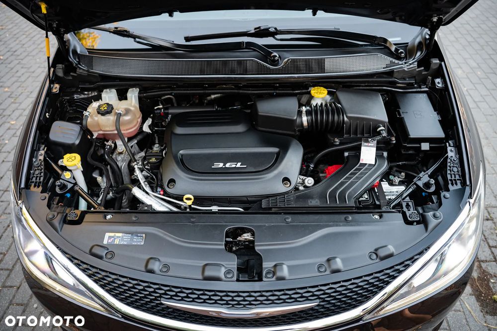 Chrysler Pacifica - 39