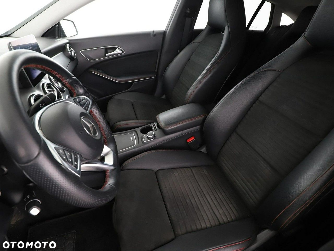 Mercedes-Benz CLA Shooting Brake 180 7G-DCT AMG Line - 13