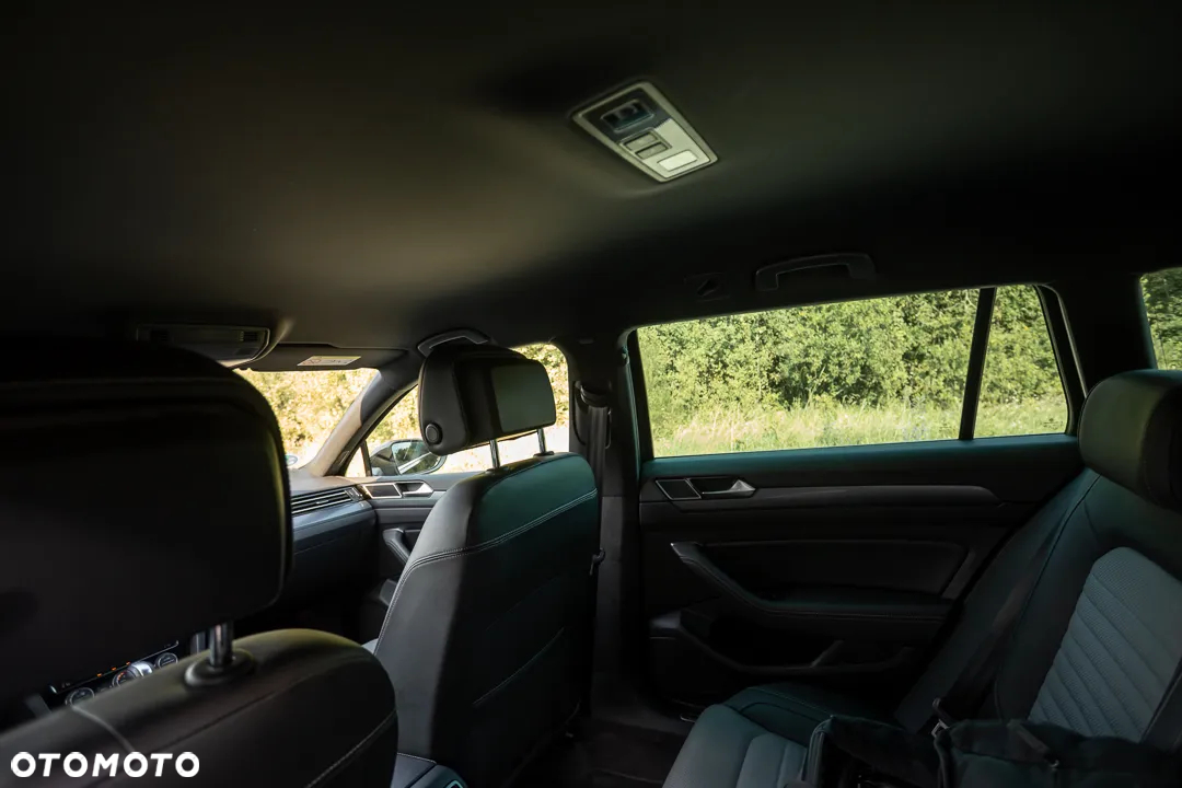 Volkswagen Passat Variant 1.8 TSI (BlueMotion Technology) DSG Highline - 23