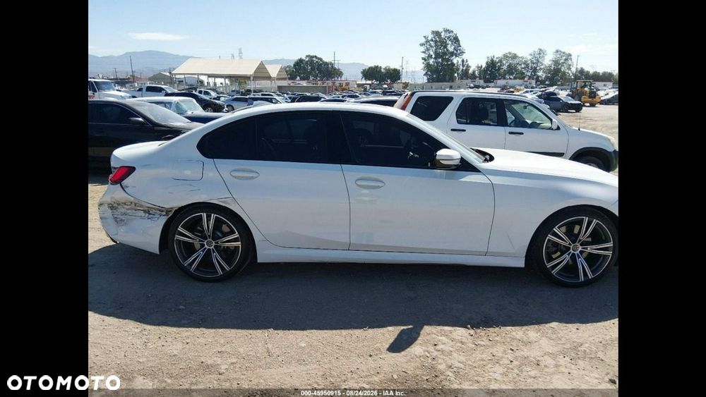 BMW Seria 3 330i M Sport - 5