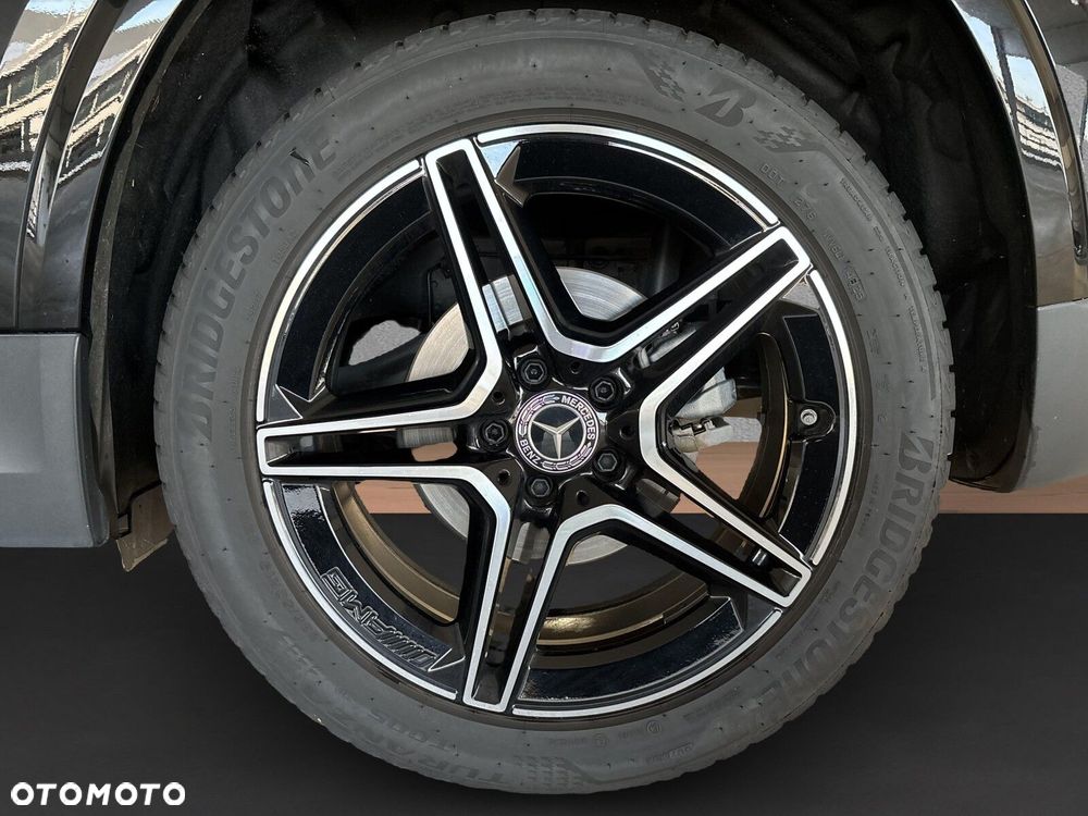 Mercedes-Benz GLA - 10
