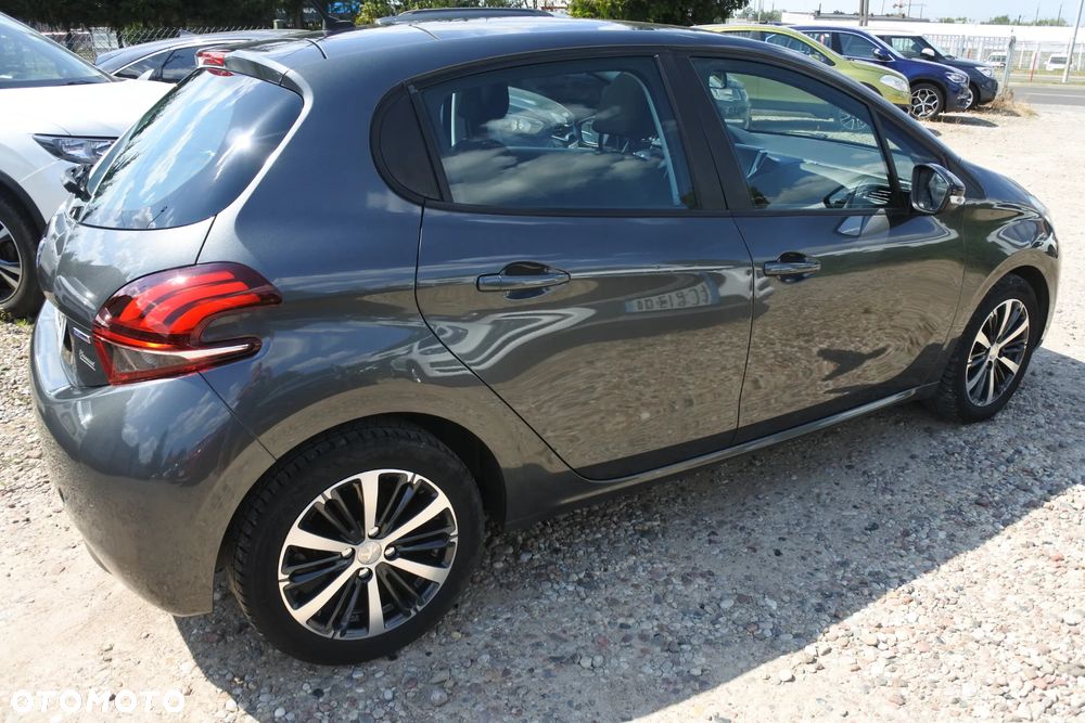 Peugeot 208 PureTech 82 Start & Stop Allure - 4