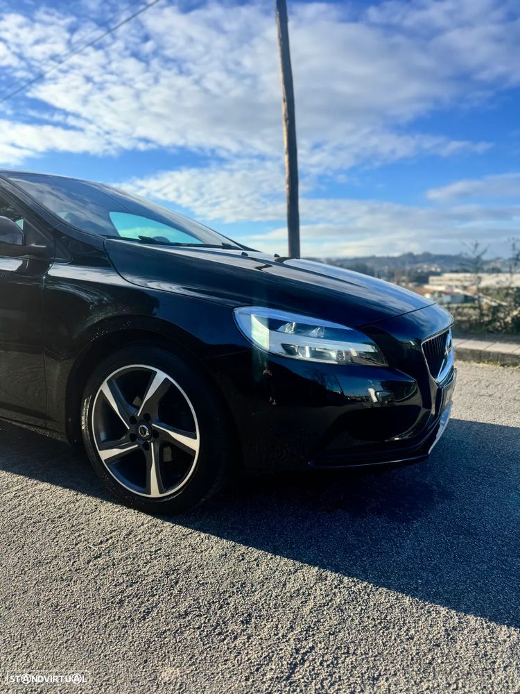 Volvo V40 2.0 D2 Momentum - 4