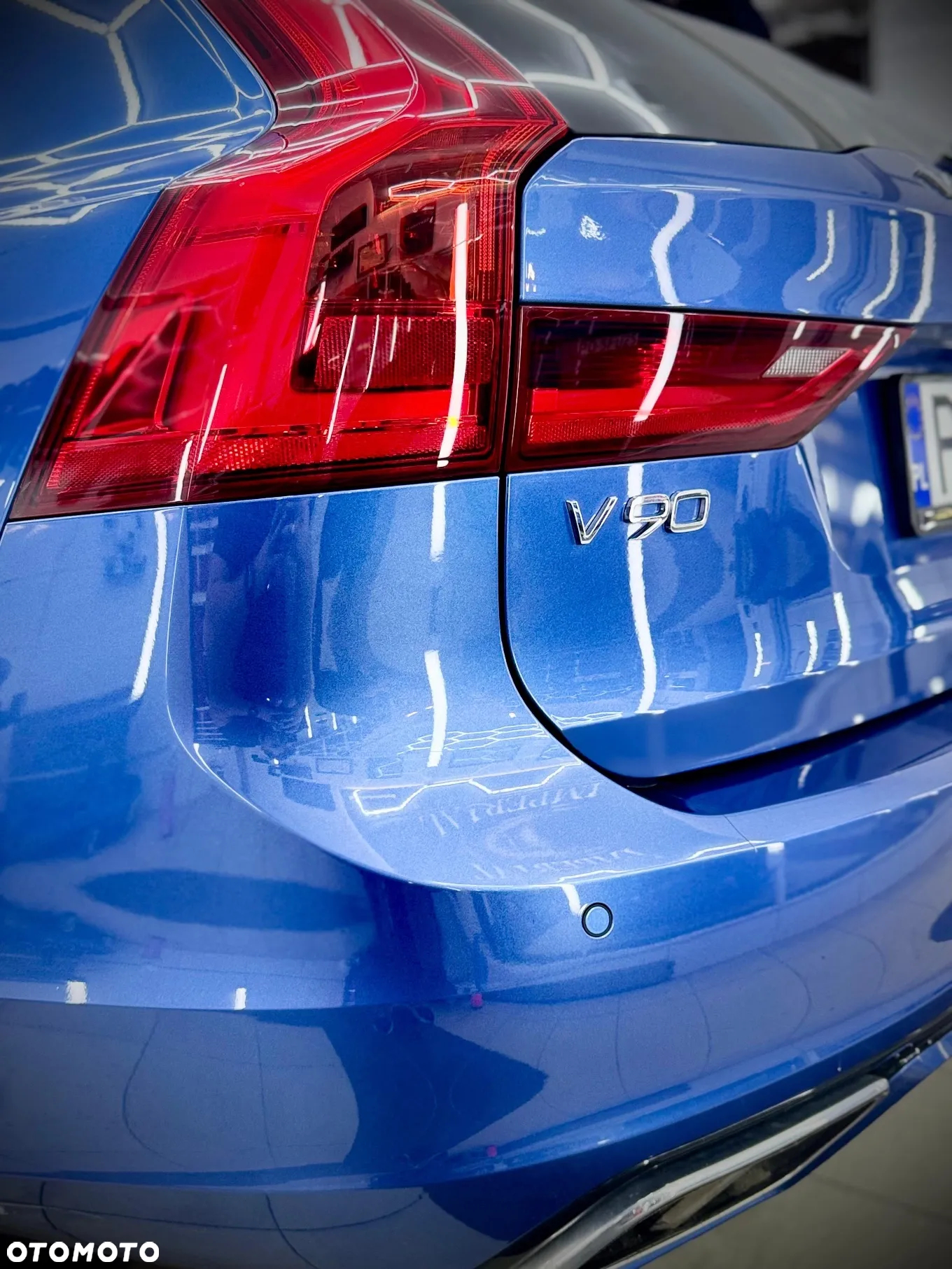 Volvo V90 D5 AWD R-Design - 5