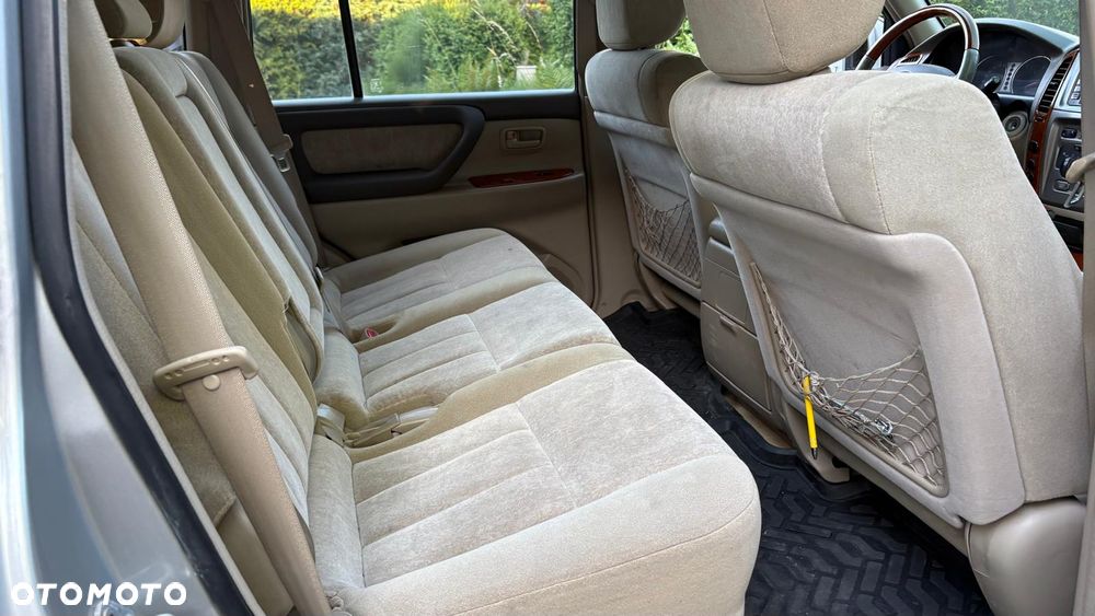 Toyota Land Cruiser - 16