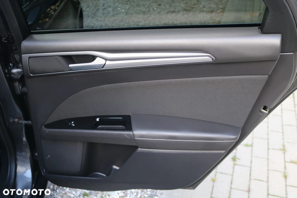 Ford Mondeo 2.0 TDCi Start-Stopp Titanium - 17