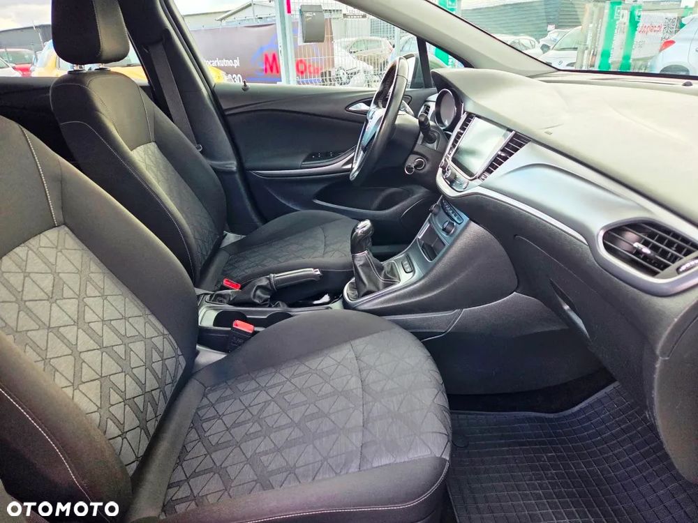 Opel Astra 1.4 Turbo 120 Jahre - 32