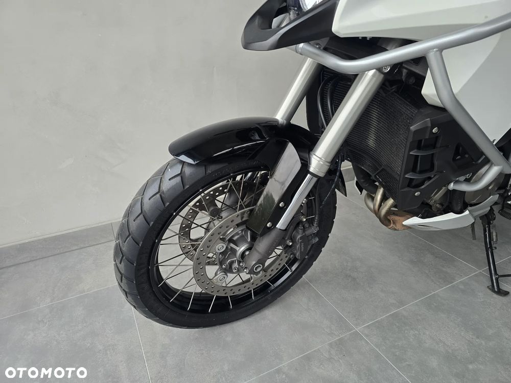 Honda VFR - 16
