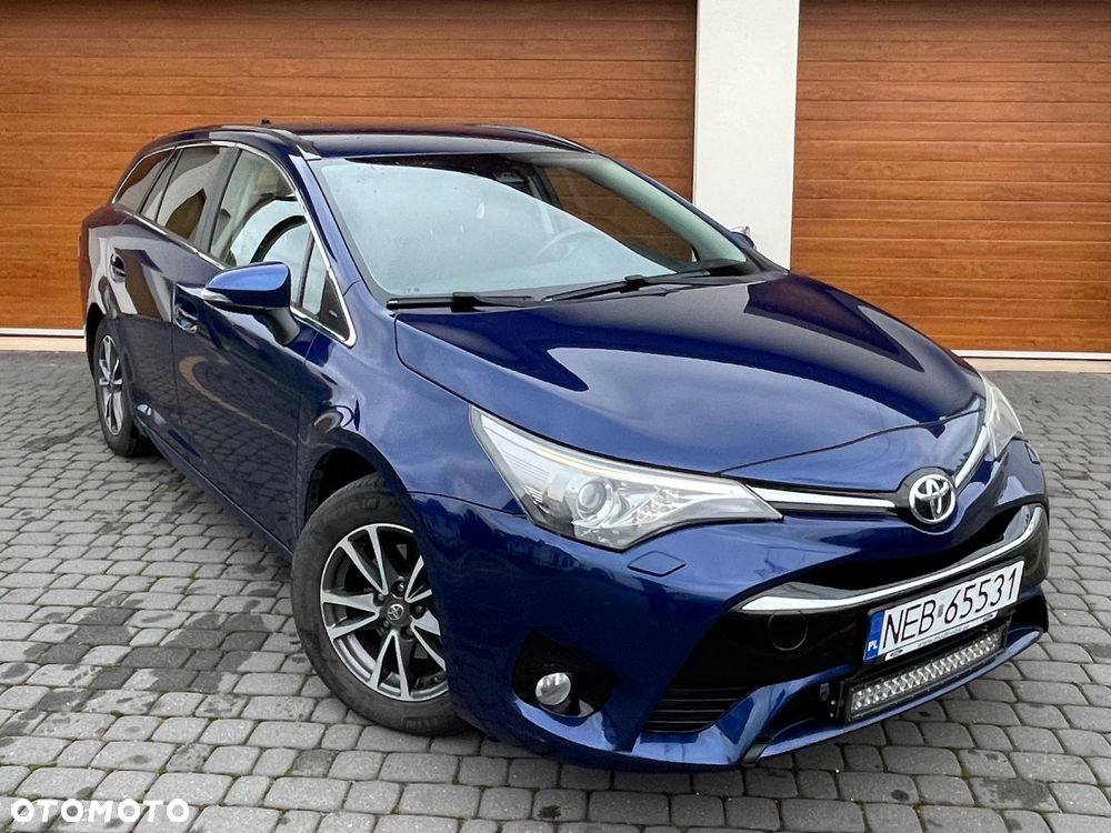 Toyota Avensis - 1