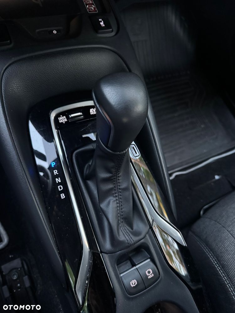 Toyota Corolla 1.8 Hybrid Executive - 28