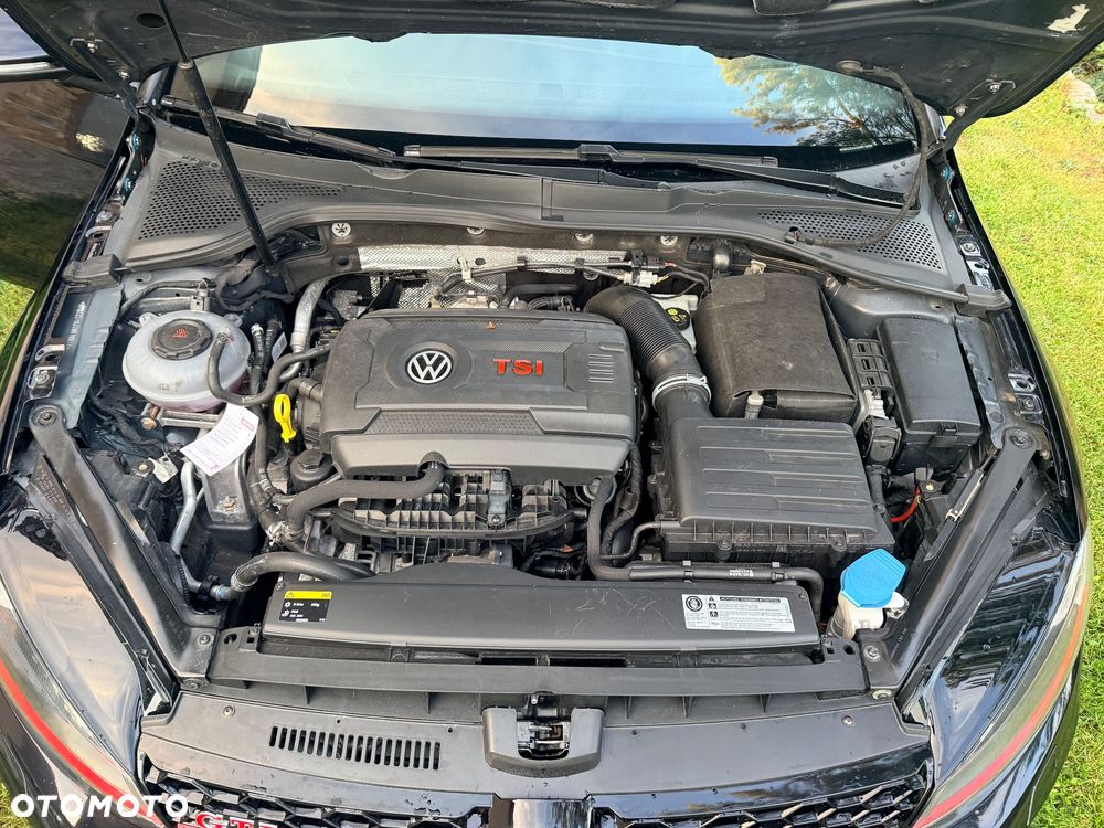 Volkswagen Golf - 14