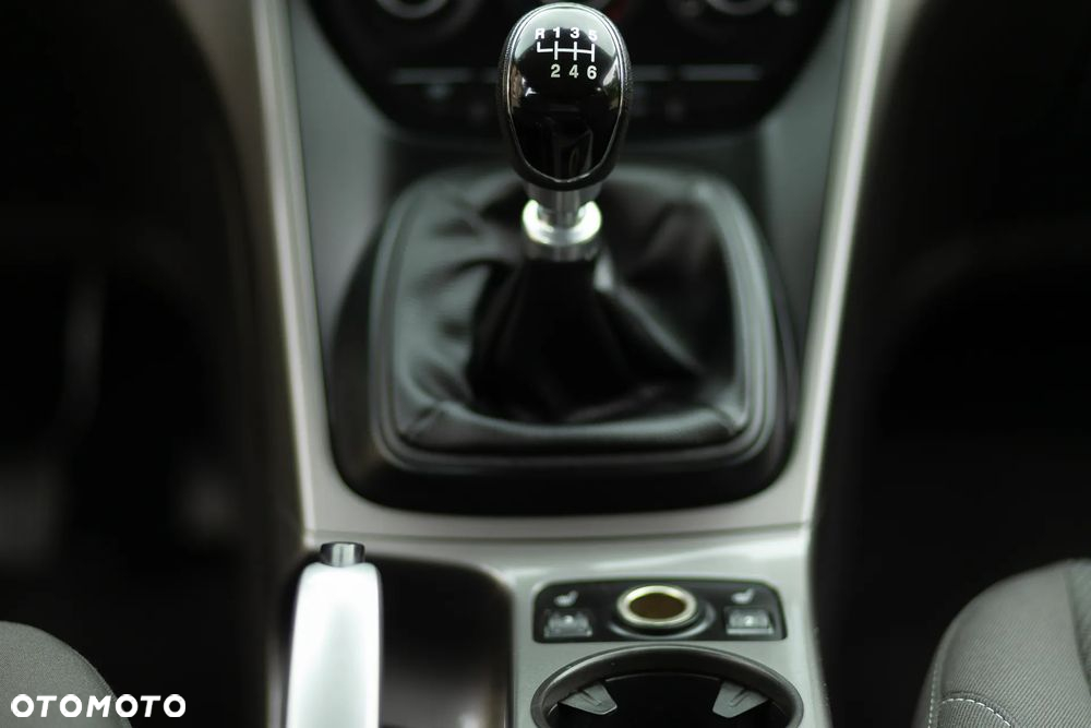 Ford Kuga - 32