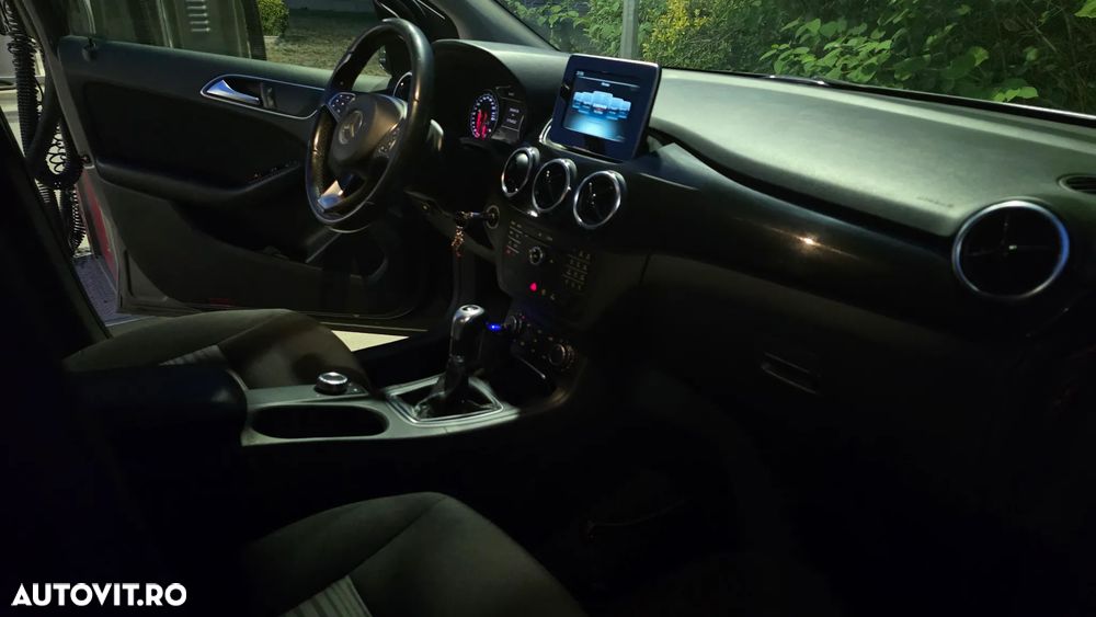 Mercedes-Benz B 180 - 11