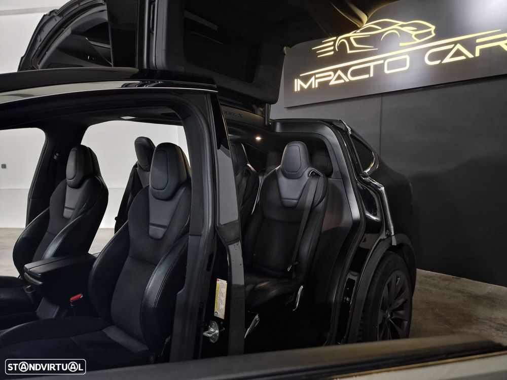 Tesla Model X 90D - 42