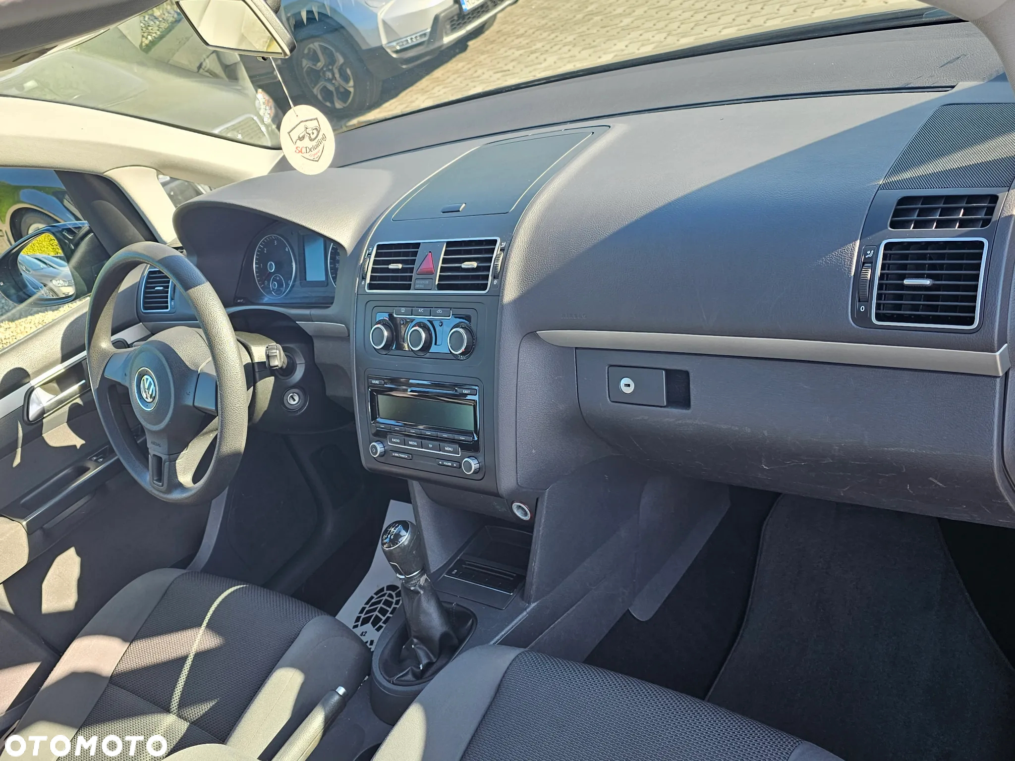 Volkswagen Touran 1.6 TDI DPF BlueMotion Technology Trendline - 15