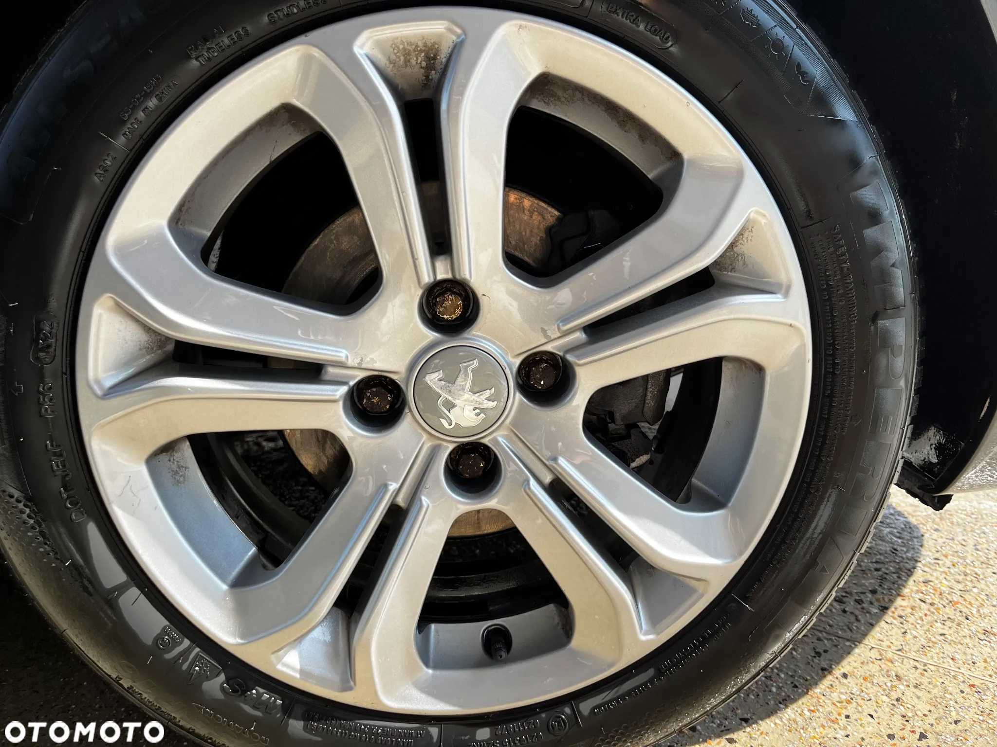 Peugeot 208 1.2 PureTech Allure - 24