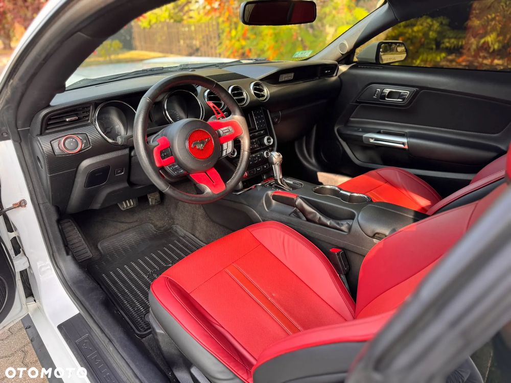 Ford Mustang - 12
