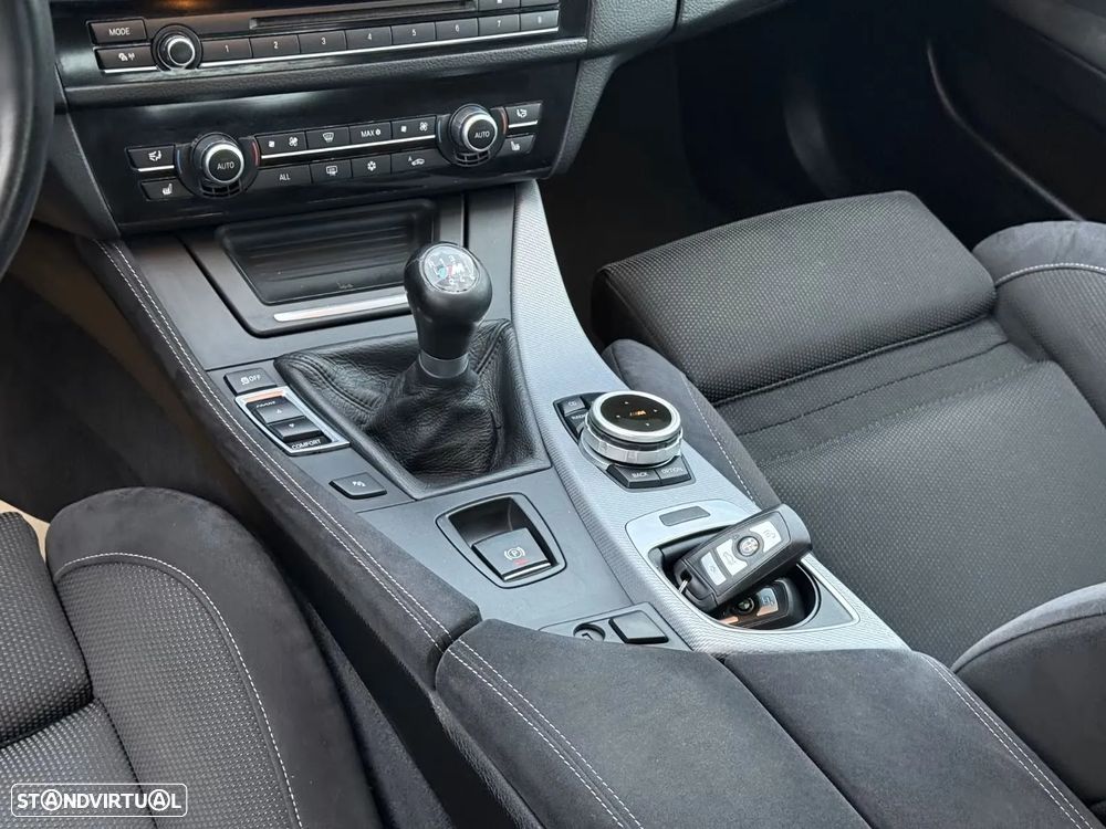 BMW 535 i Pack M - 11