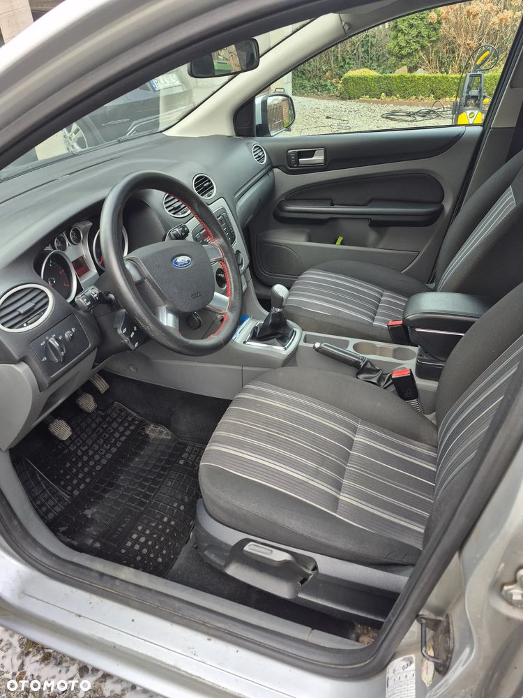 Ford Focus 1.8 TDCi Ambiente - 6
