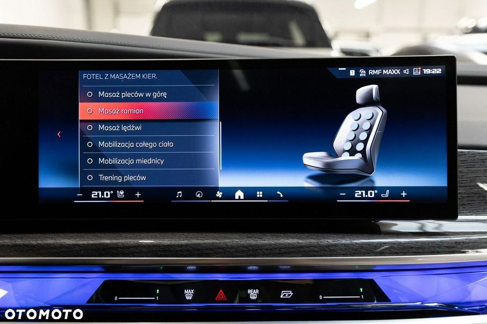 BMW Seria 7 M760e PHEV xDrive Individual Edition sport - 38
