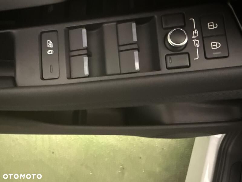 Land Rover Inny - 12